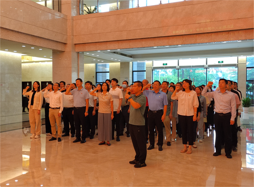 严守党纪王法，，，，，，弘扬清风正气——广州cq9电子集团赴广东省反腐倡廉教育基地旅行学习
